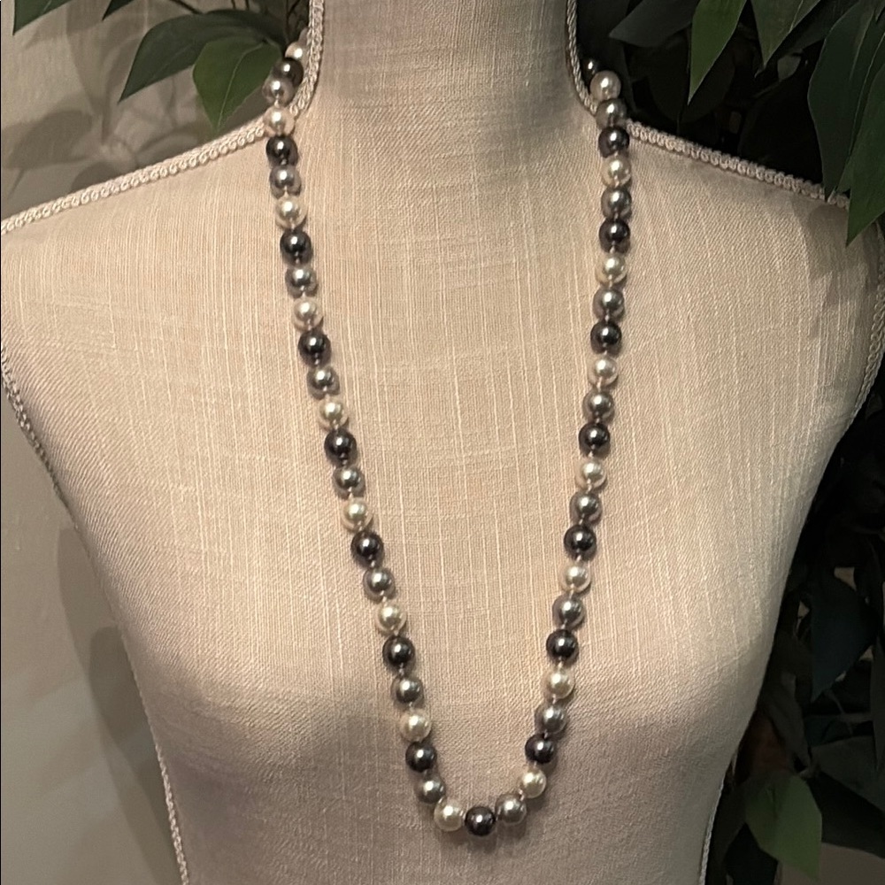 RMN Sophisticated Silver and White Faux Pearl Necklace - Picture 5 of 6
